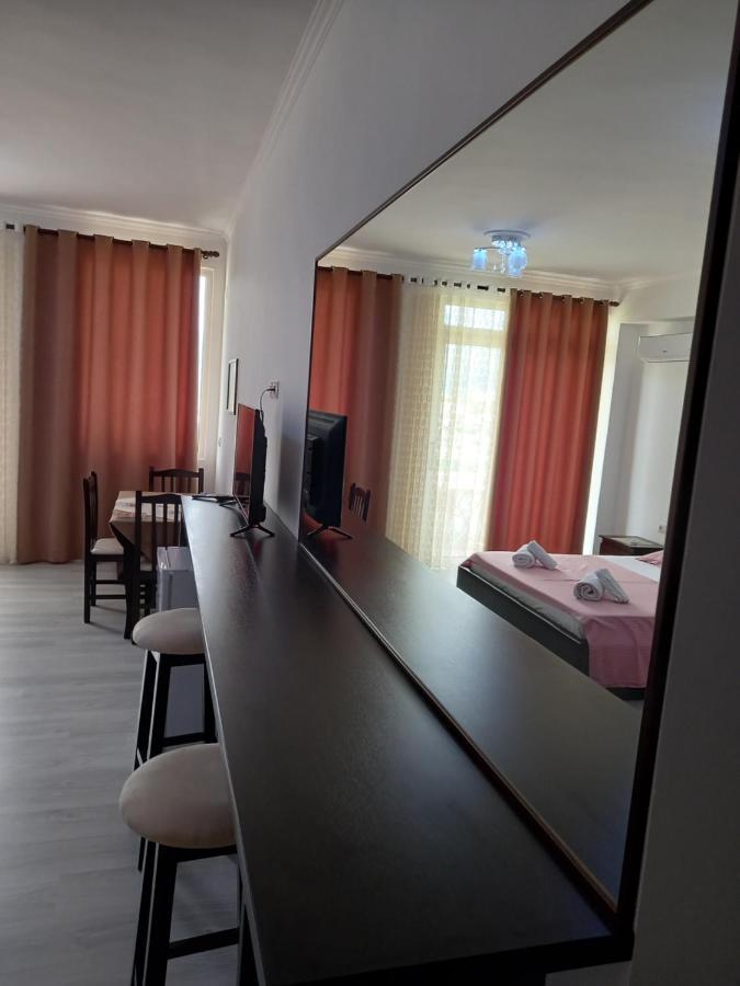 Vladimir Estate Hotel Gjirokaster Bagian luar foto