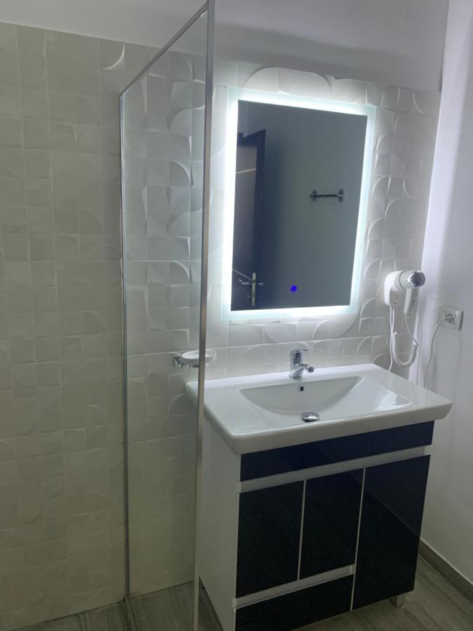 Vladimir Estate Hotel Gjirokaster Bagian luar foto