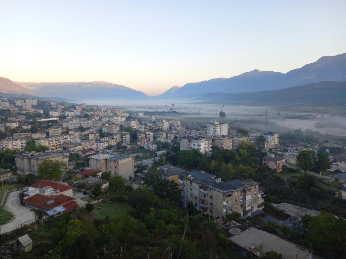 Vladimir Estate Hotel Gjirokaster Bagian luar foto