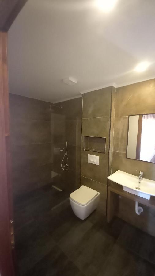 Vladimir Estate Hotel Gjirokaster Bagian luar foto