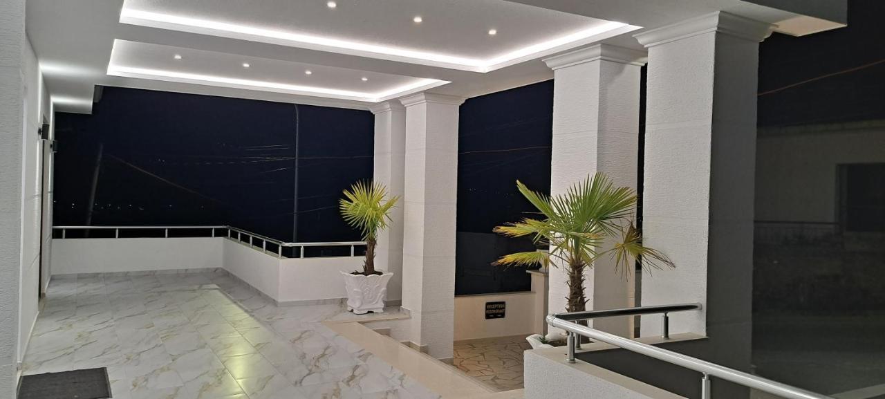 Vladimir Estate Hotel Gjirokaster Bagian luar foto