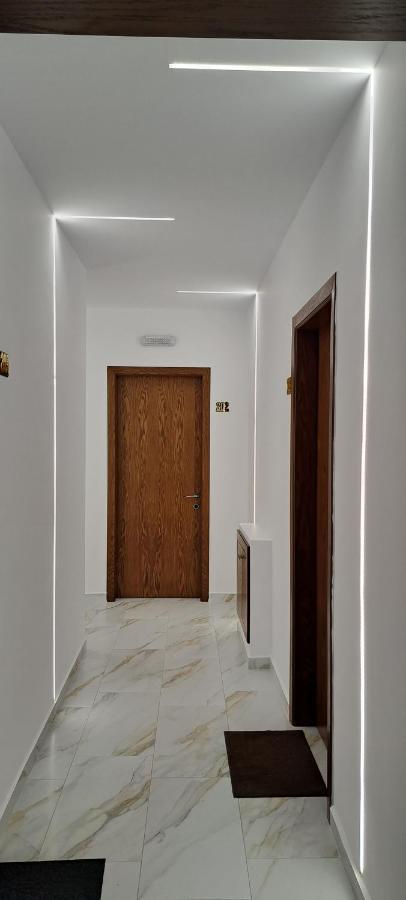 Vladimir Estate Hotel Gjirokaster Bagian luar foto