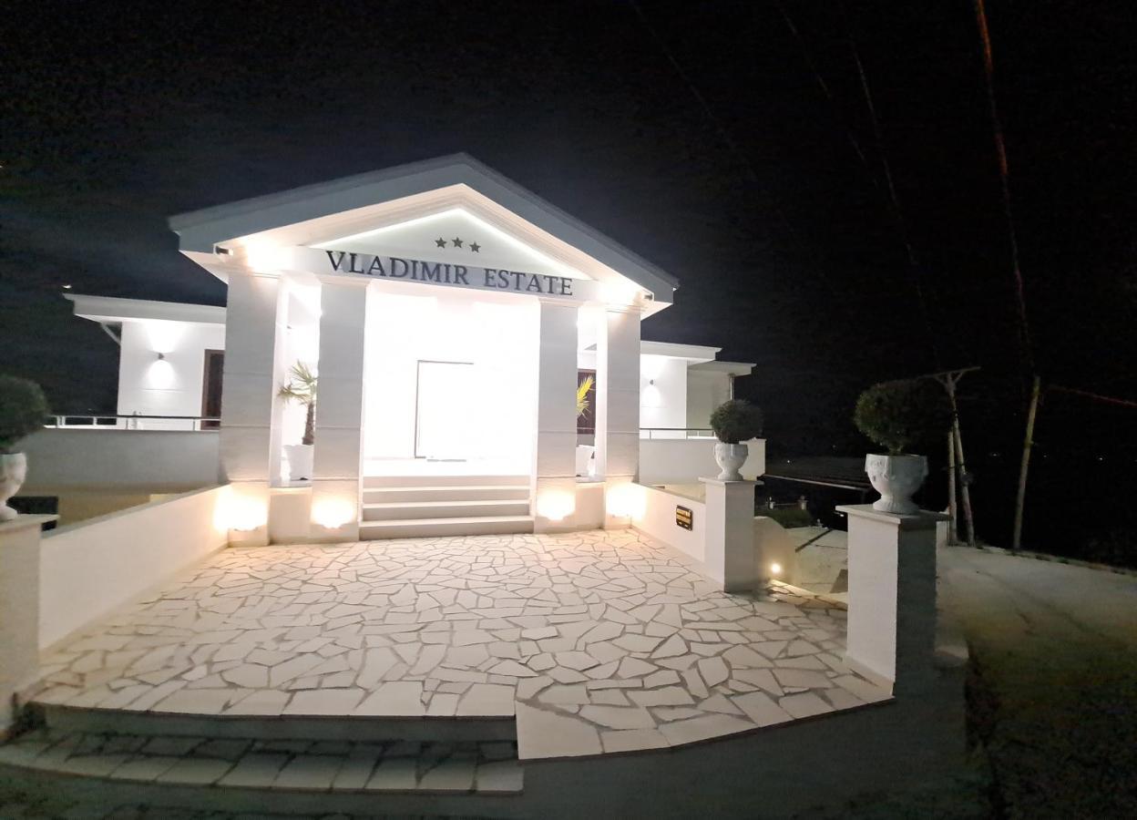 Vladimir Estate Hotel Gjirokaster Bagian luar foto