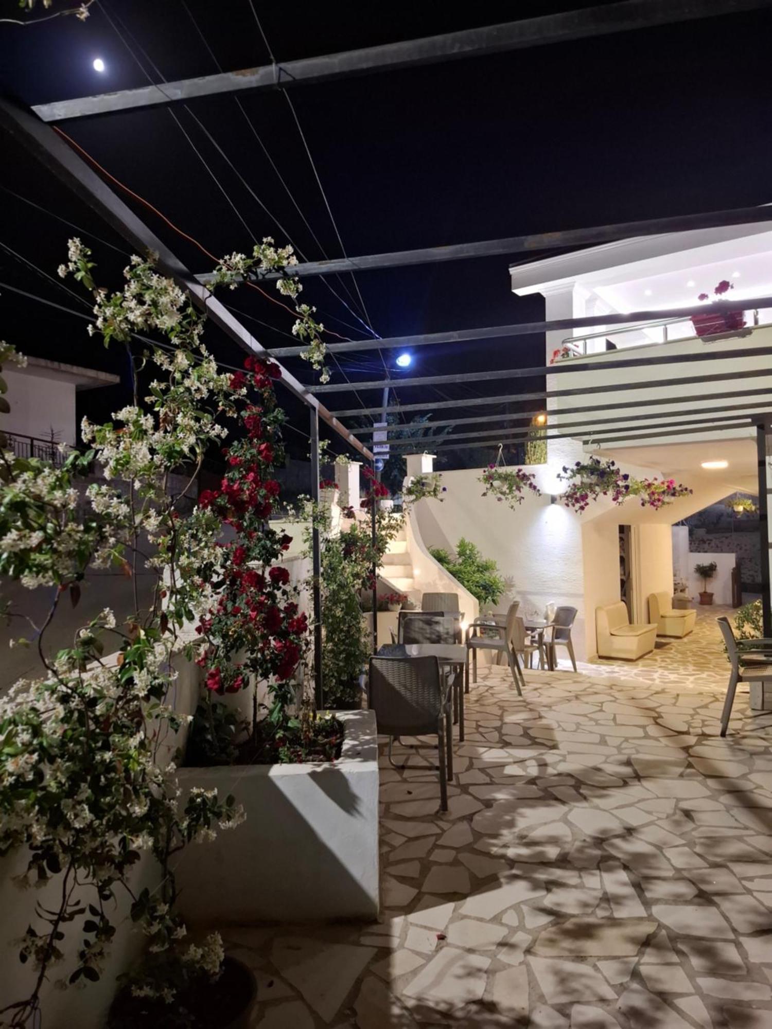 Vladimir Estate Hotel Gjirokaster Bagian luar foto