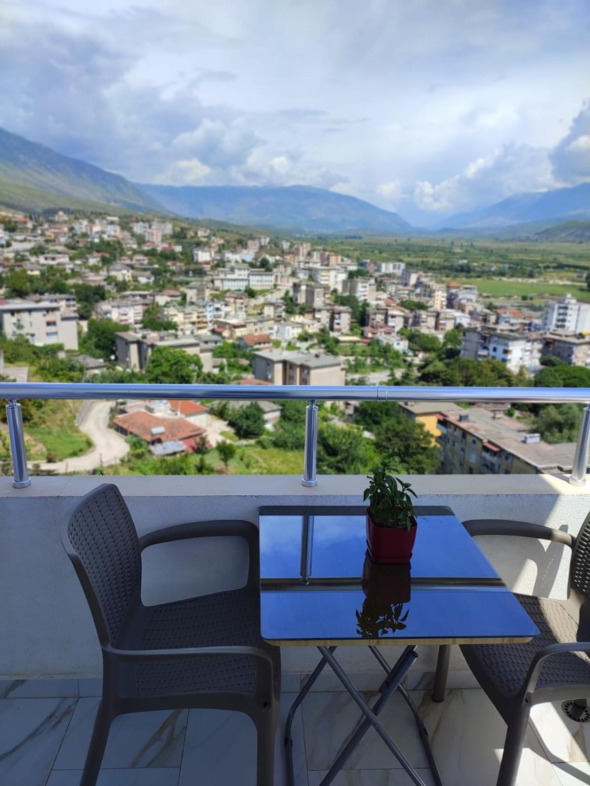 Vladimir Estate Hotel Gjirokaster Bagian luar foto