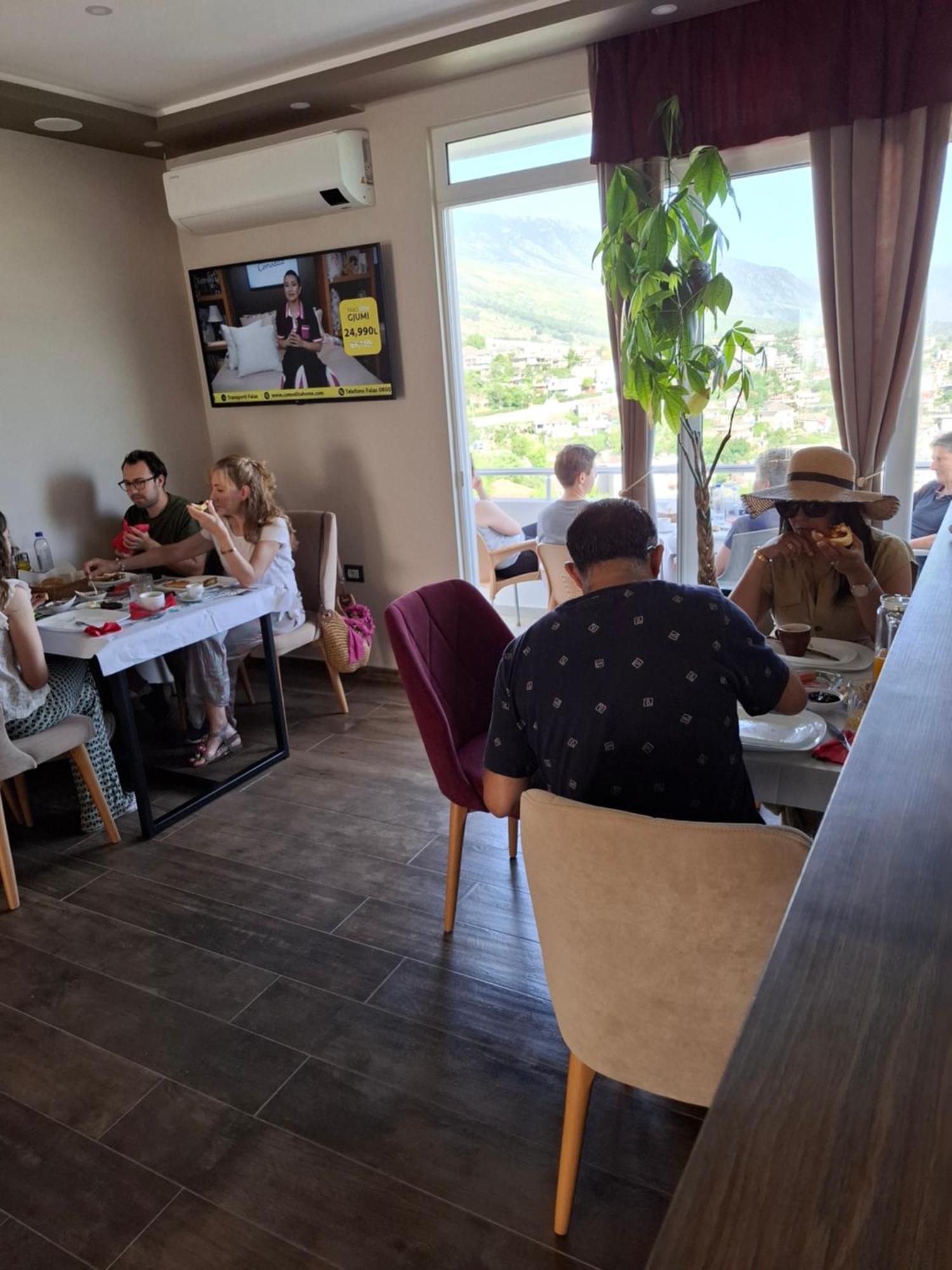 Vladimir Estate Hotel Gjirokaster Bagian luar foto